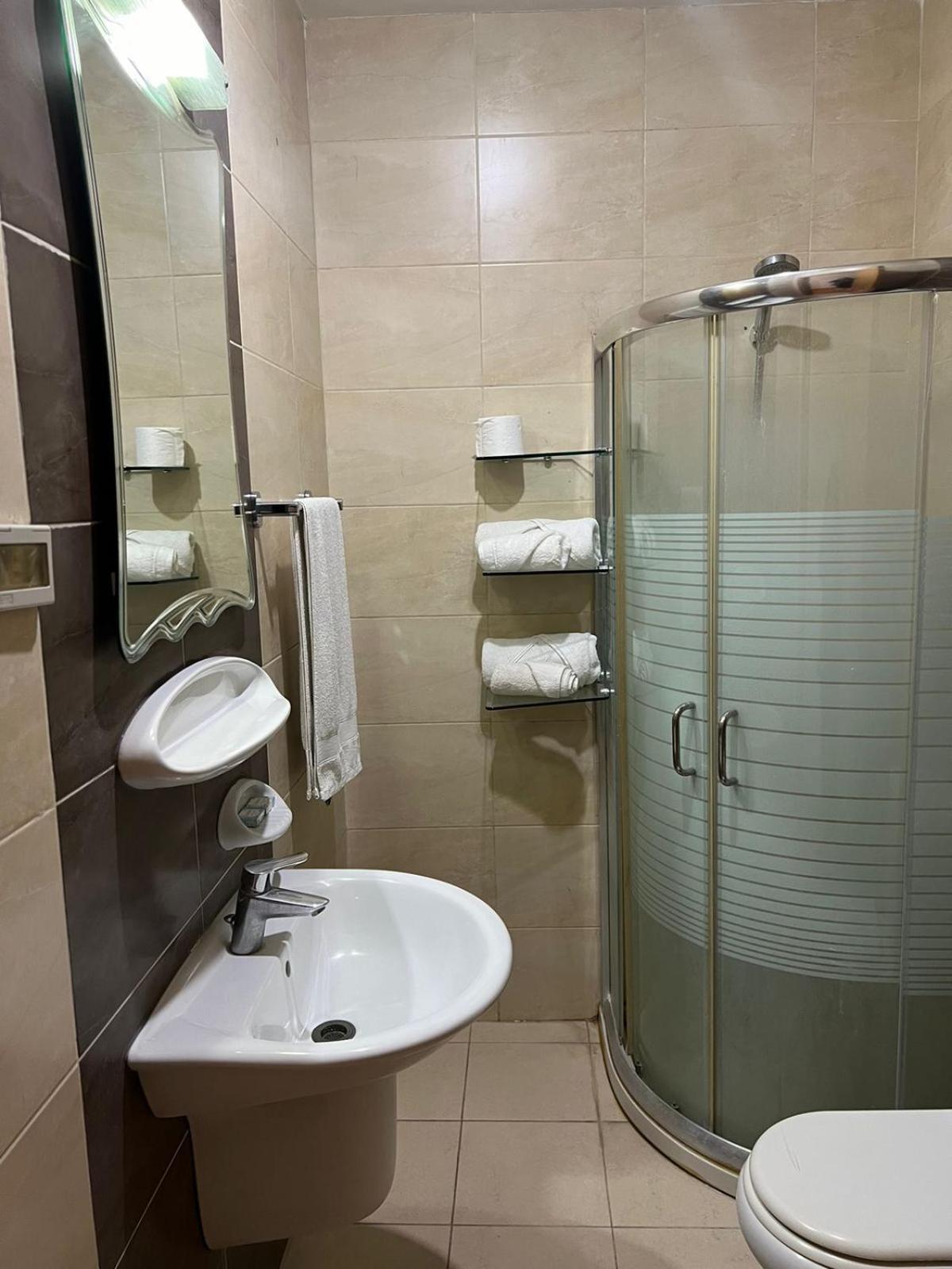 Sufara Hotel Suites Amman Exteriör bild